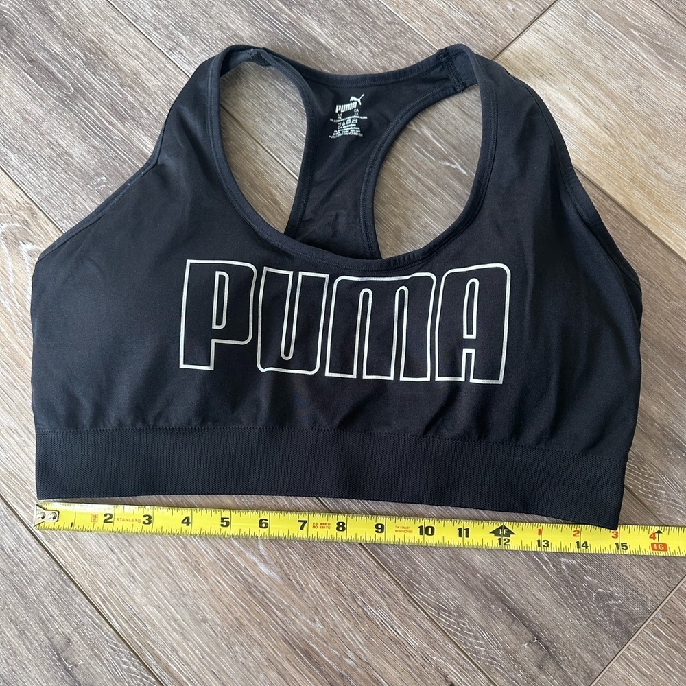 🛍️ PUMA black sports bra with logo front.excellent condition.